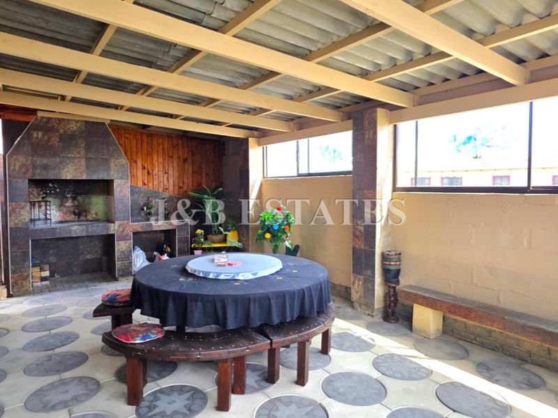 4 Bedroom House With 2 Bedroom Flat - Photo 5