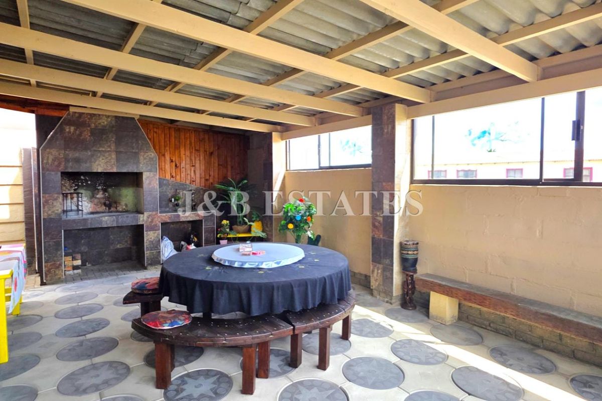 4 Bedroom House With 2 Bedroom Flat - Photo 5