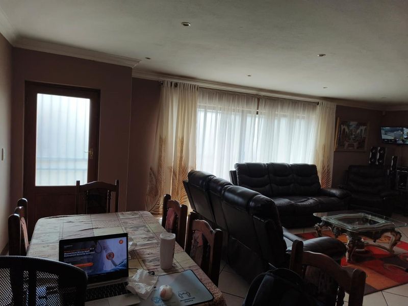 3 bedroom townhouse for sale in Silverton Ridge - Photo 10