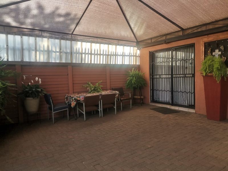 3 Bedroom House For Sale in Vanderbijlpark CE 2 - Photo 5