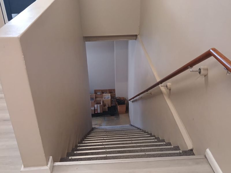 Well-Located Industrial Unit To Let in Royal Cape Park, Ottery - Photo 4