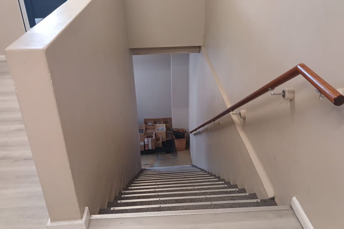 Well-Located Industrial Unit To Let in Royal Cape Park, Ottery - Photo 4