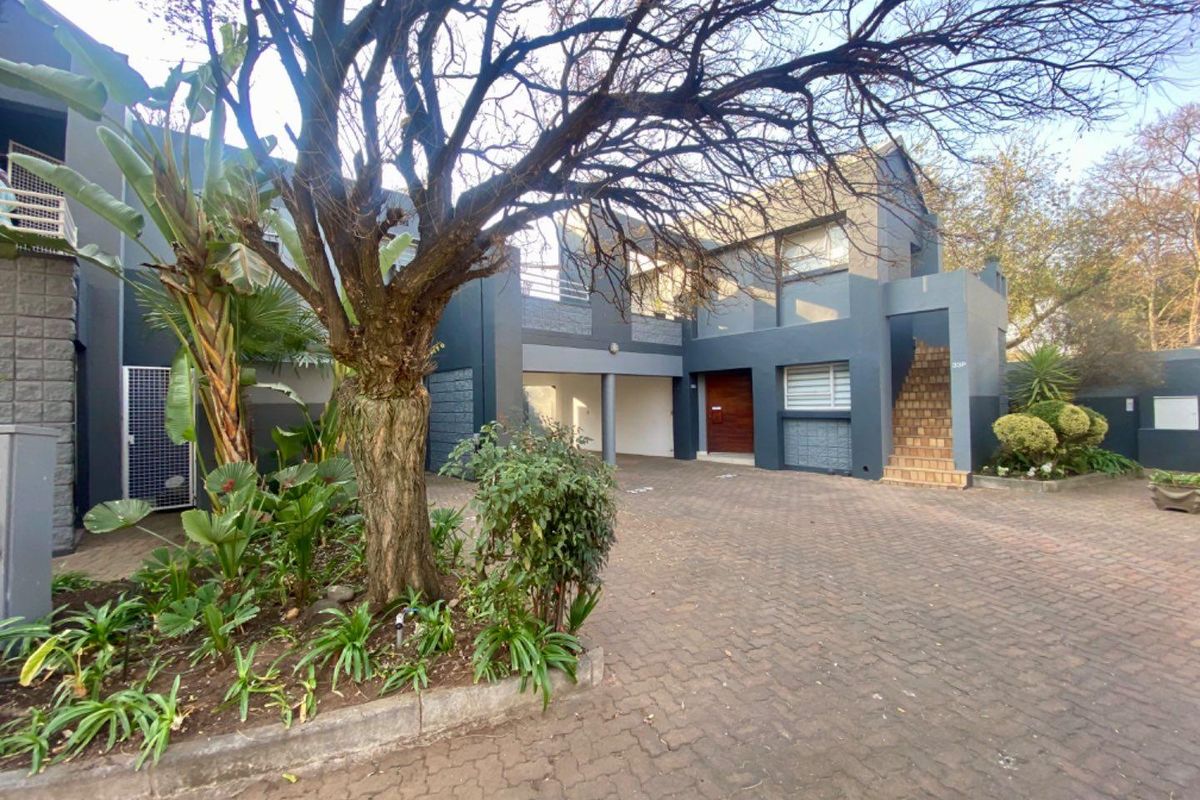 Charming Ground-Floor Unit in The Hutch: Your Serene Escape! - Photo 5