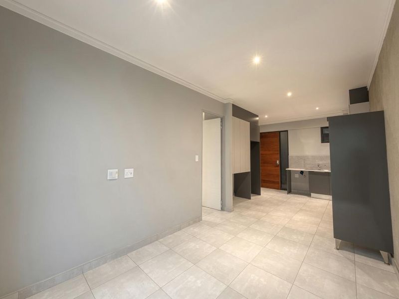 I Q Brooklyn - Modern 1 Bed, 1 Bath Apartment | Available Immediately - Photo 7