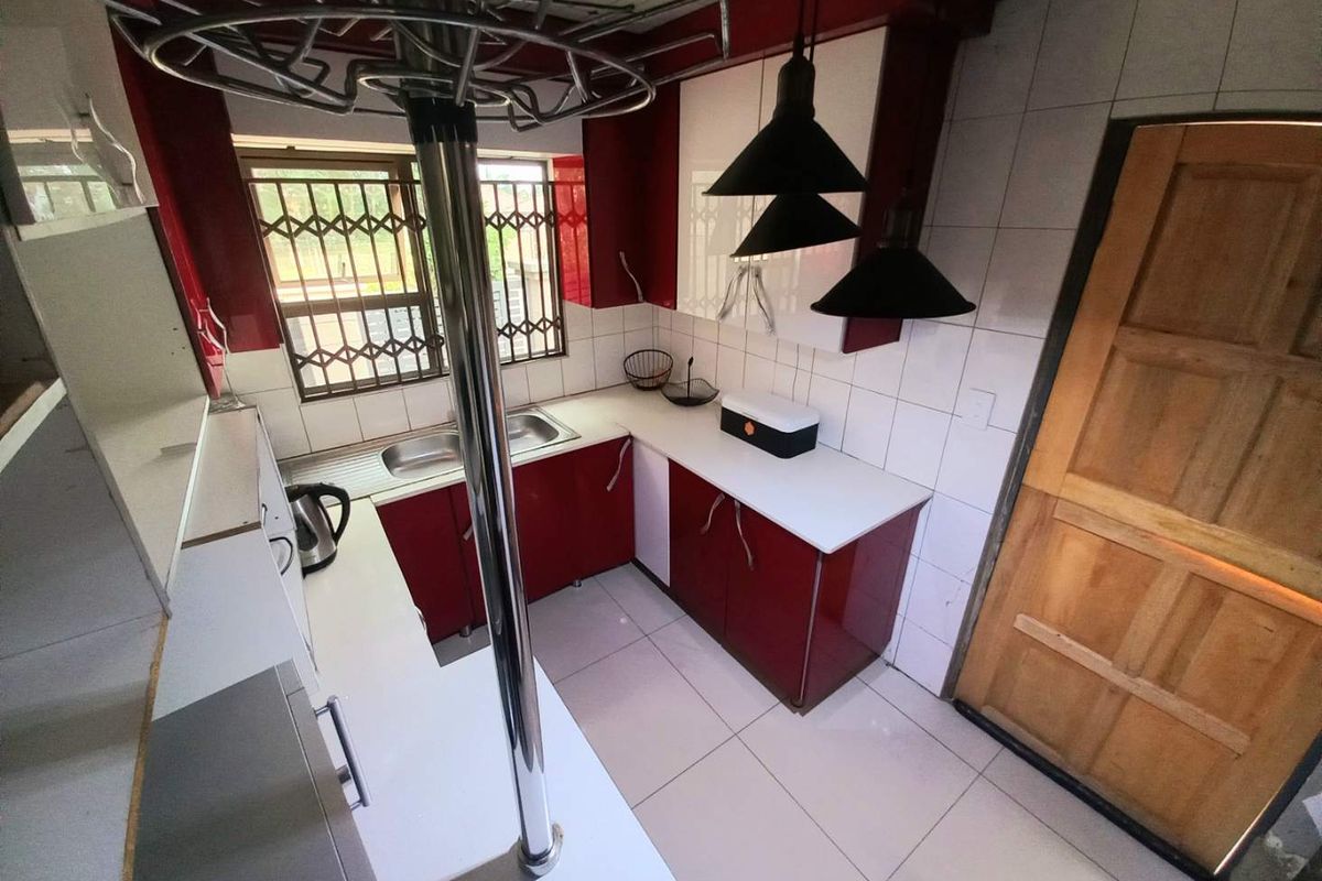 Three bedrooms house for sale in Elandspoort - Photo 4