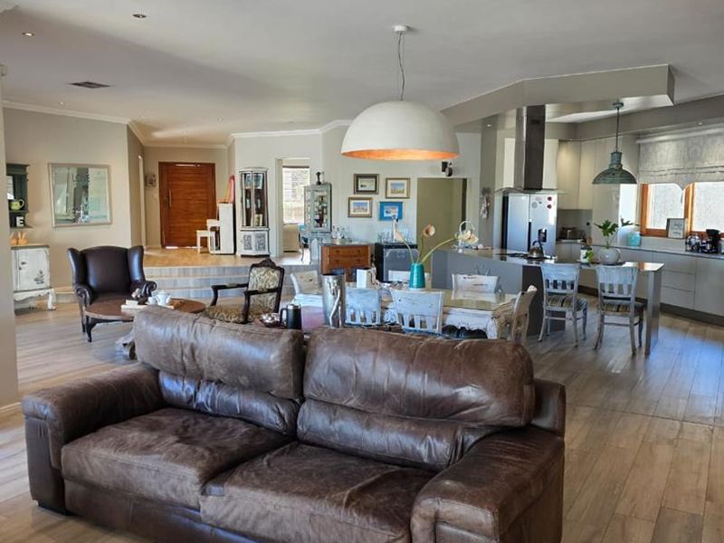 Upmarket house for sale at Finkenstein Estate - Photo 4