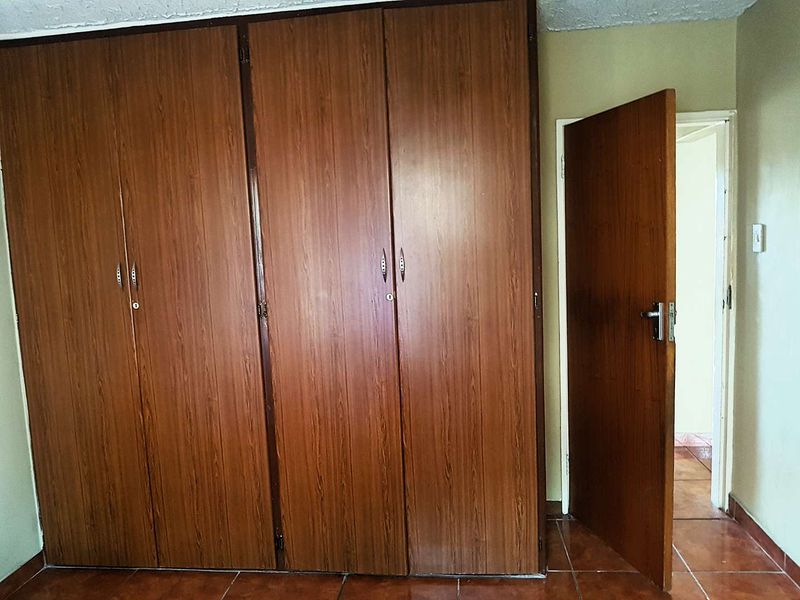 Prime Location - Photo 10