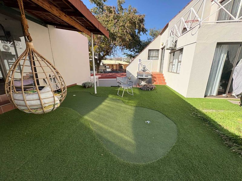 Spacious Family Home with Flatlet, Office & Entertainment Area – Ludwigsdorf - Photo 2