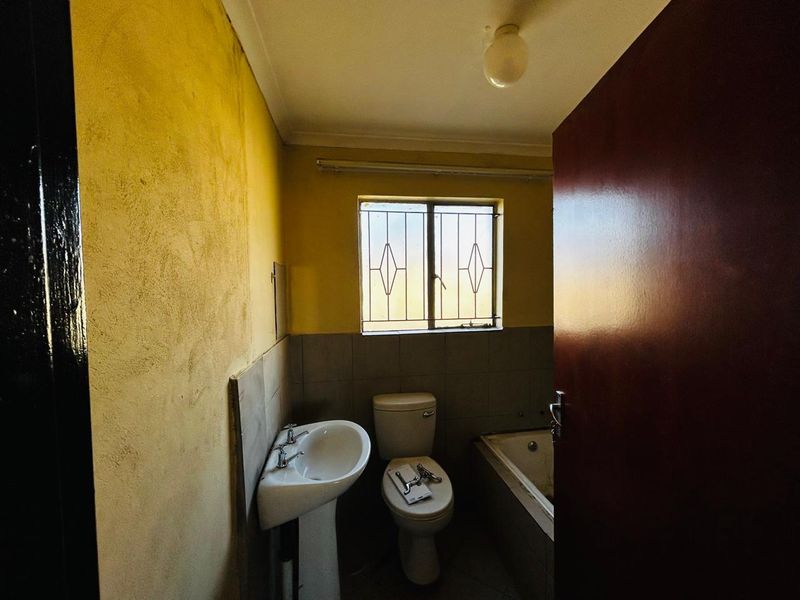 3 bed property - Photo 4