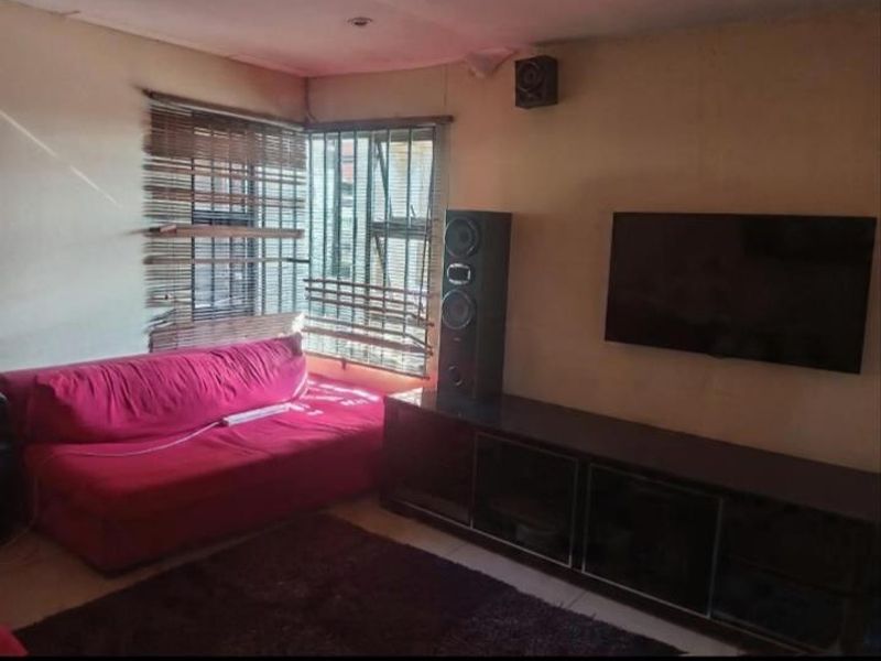 COTTAGE TO RENT IN KLIPPOORTJE,GERMISTON - Photo 4