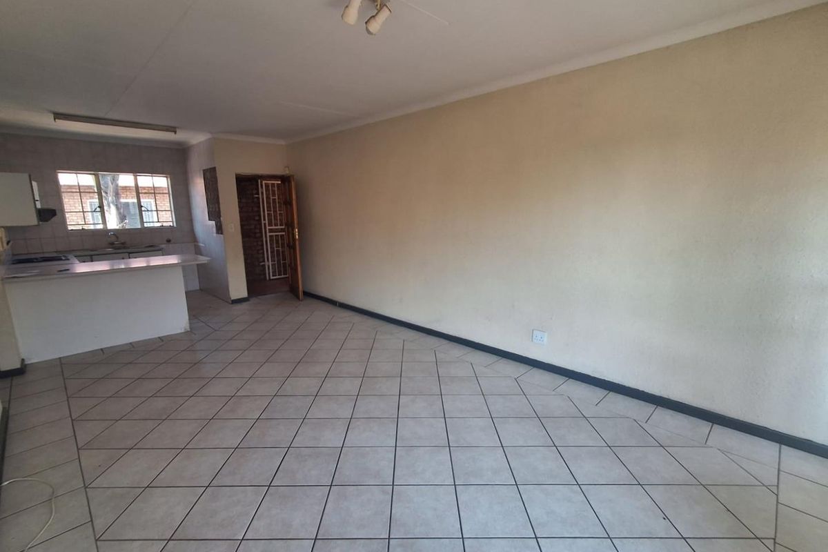 UPSTAIRS UNIT IN VILLA VISTA - GLENVISTA - Photo 5