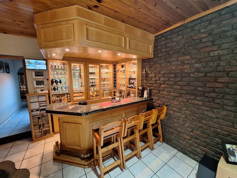 Stunning Family Home for Sale in Brackenhurst - Photo 7