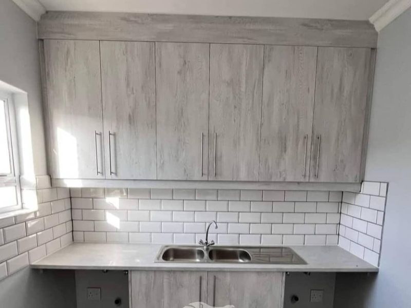3 BEDROOM HOUSE IN MILE 4 EXT 1, FOR SALE - Photo 9