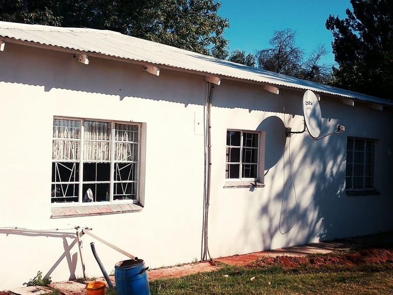 PLOT AVAILABLE WITH TO VERY LARGE GARAGES AND LICENECED MARIJUANA TUNEL - Photo 3