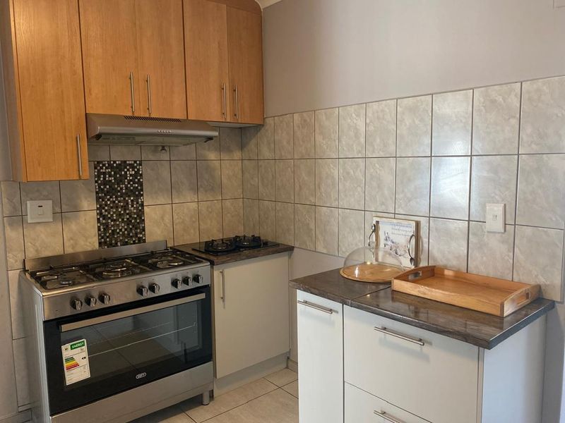 Lovely 4 Bedroom House For Sale - Photo 5