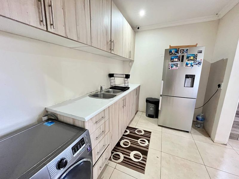 Hendra Estates - Stunning Family Home For Sale In Glen Anil - Photo 9