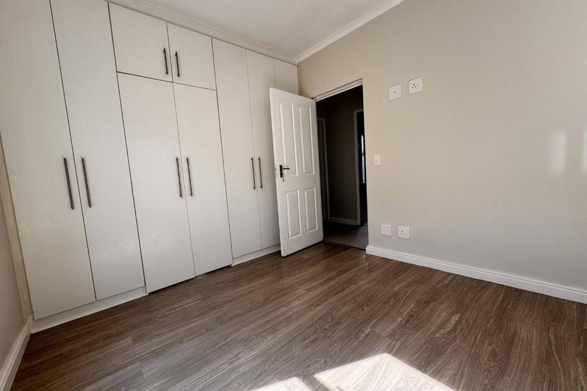 Modern Three-Bedroom Home in Parklands North - Photo 5