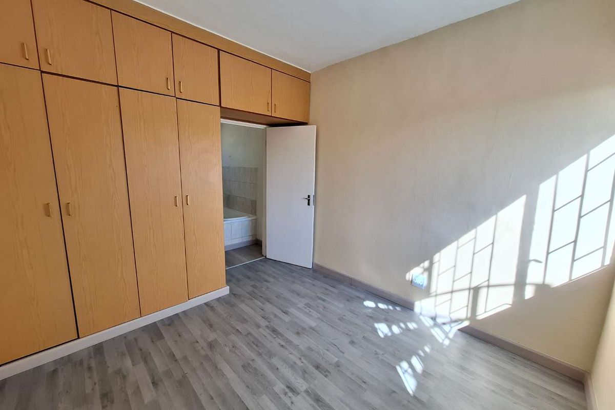 Affordable double story townhouse - Photo 5