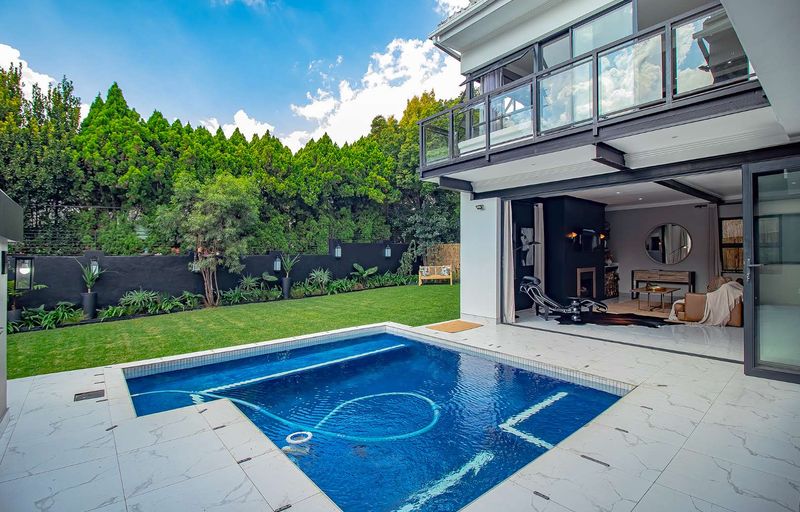 SERIOUS SELLER Modern Contemporary Masterpiece in Prime Waverley Road