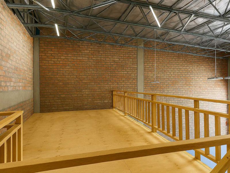 Fairview warehouse with mezzanine, available immediately! - Photo 5