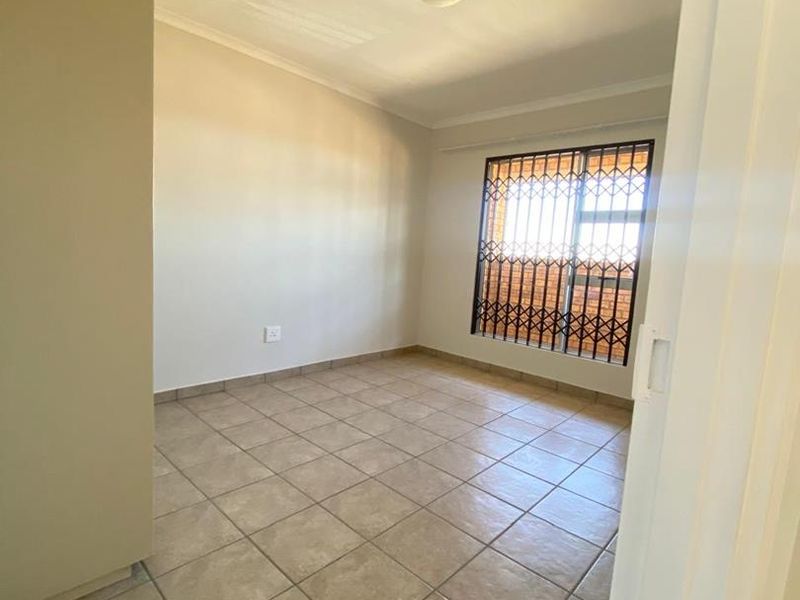 2 Bedroom Townhouse - Photo 8