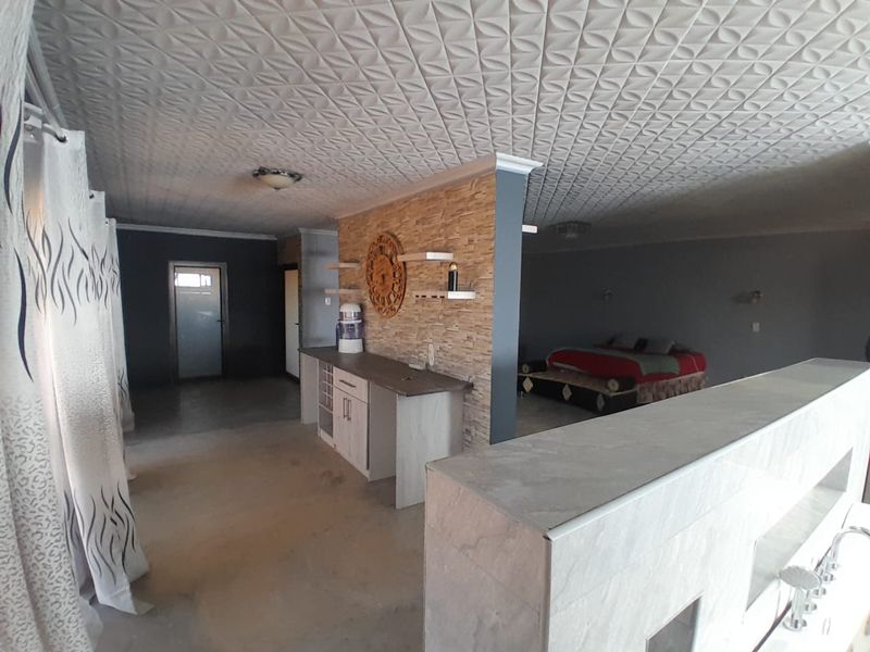 This charming home offers a discerning buyer excellent value - Photo 10