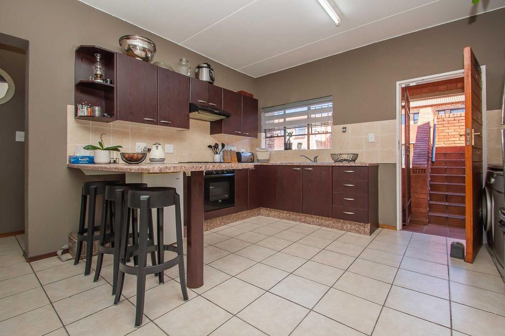 Wide counters and ample cupboards