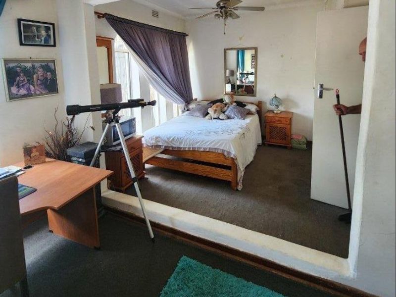 Spacious property in Verwoerdpark - Photo 10