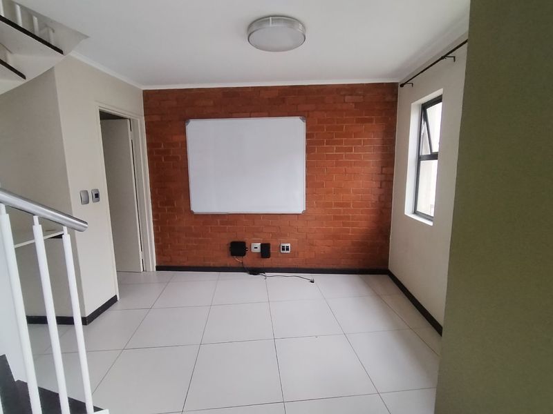 Duncan Court Luxury Student unit - Photo 7