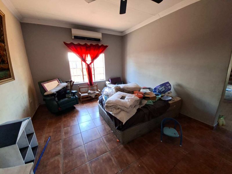 Fix Upper 3 Bedroom Home For Sale - Photo 7