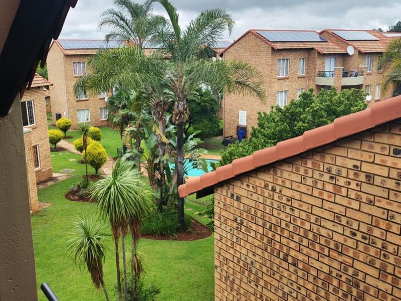 Upstairs 2 bedroom unit. - Photo 8