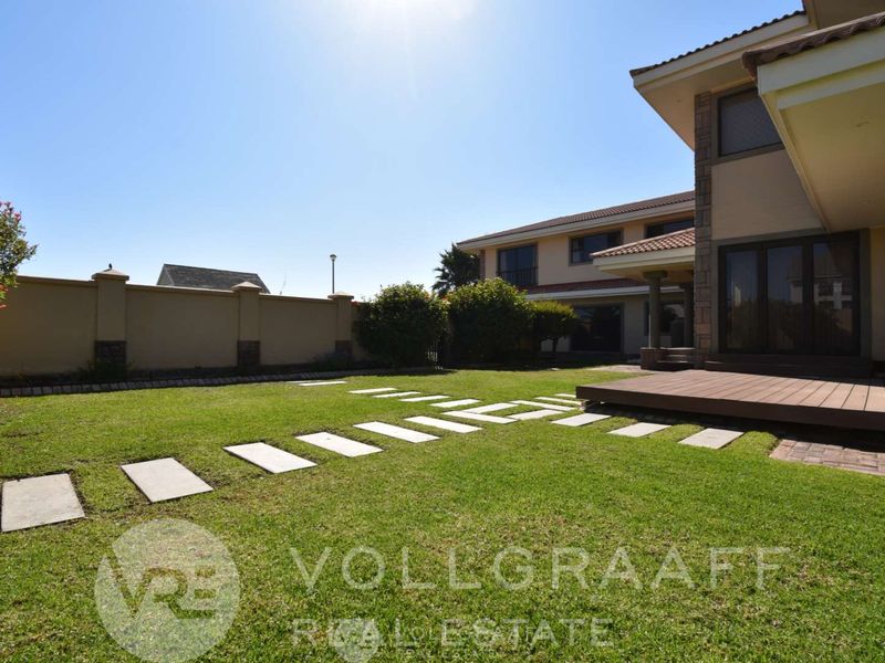 Exquisite coastal family home with heated indoor pool and lush garden – Vogelstrand, Swakopmund - Photo 6