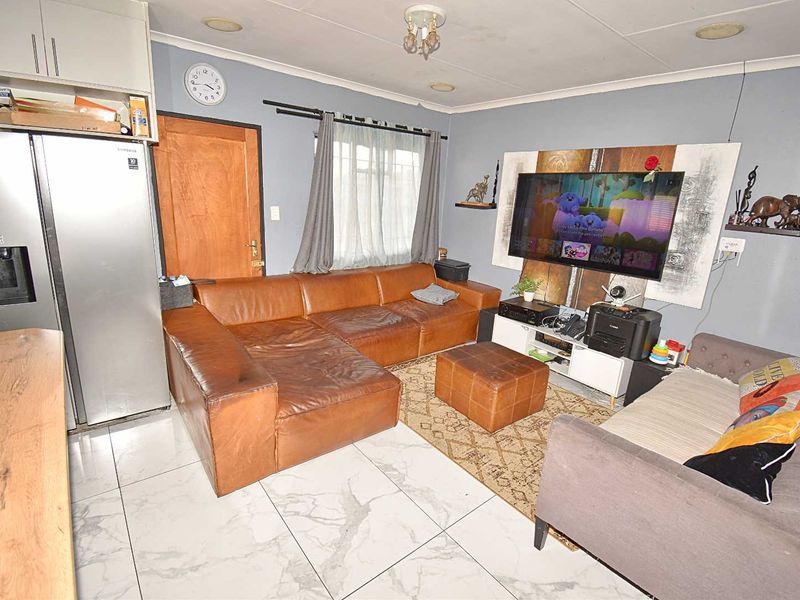 Perfect Starter Home - Photo 4