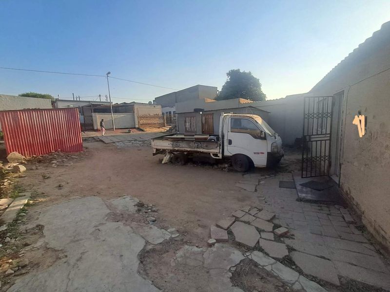 2 Bedroom House in Kaalfontein Ext 1 - Photo 3