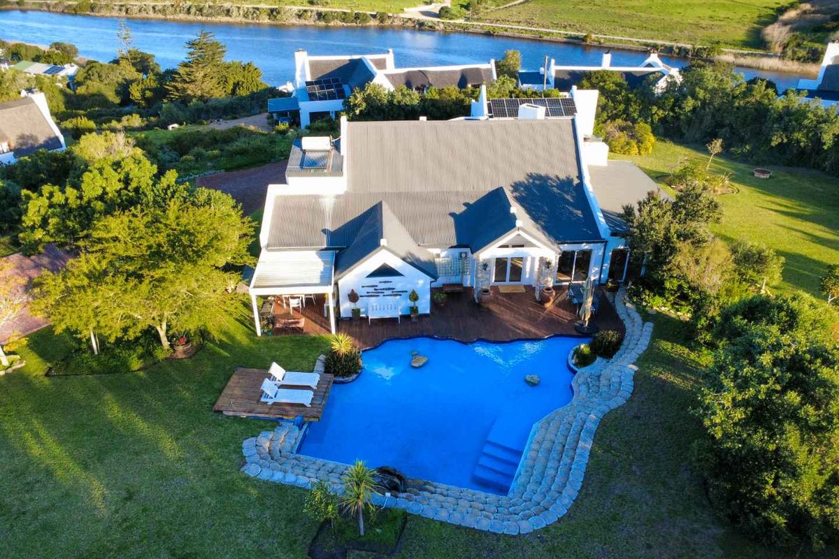 Exclusive Riverside Lifestyle Estate Living - Photo 2
