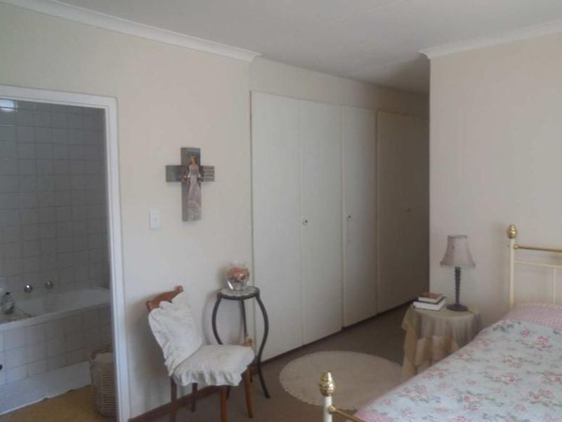 3 bedroom townhouse - Photo 10