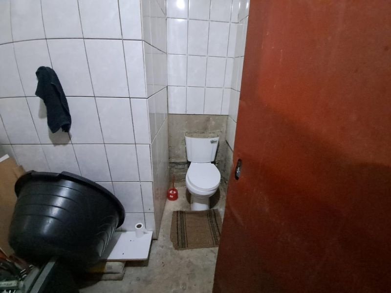 1 Bedroom RDP HOUSE In Olieven Ext 36 - Photo 5