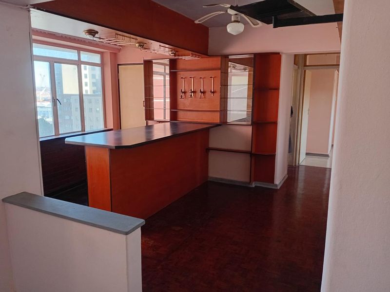 Spacious 2 Bedroom apartment in Durban South Beach, Close to Marine World & Hospitals!!! - Photo 2