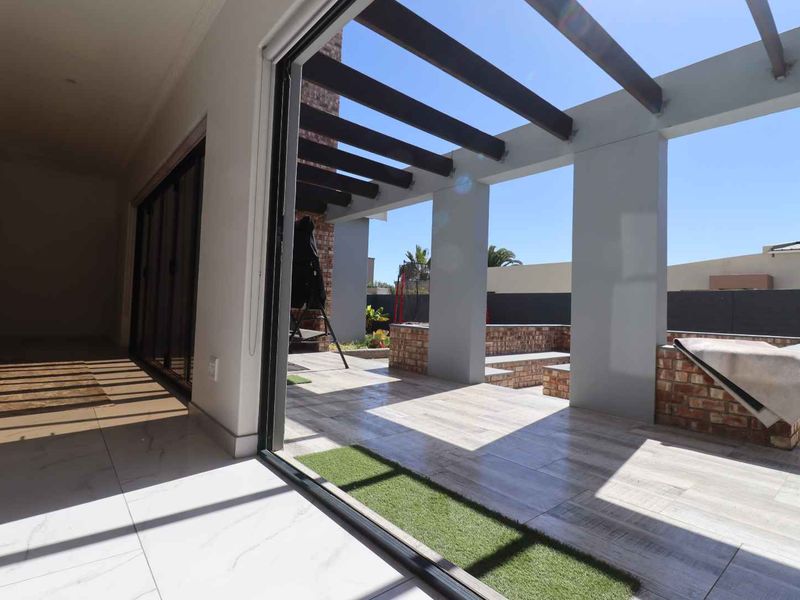 5-Bedroom House with Study Room for sale, Kramersdorf (Swakopmund, Namibia) - Photo 6