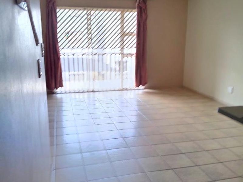 2 Bedroom Townhouse for Sale in Bardene - Photo 3