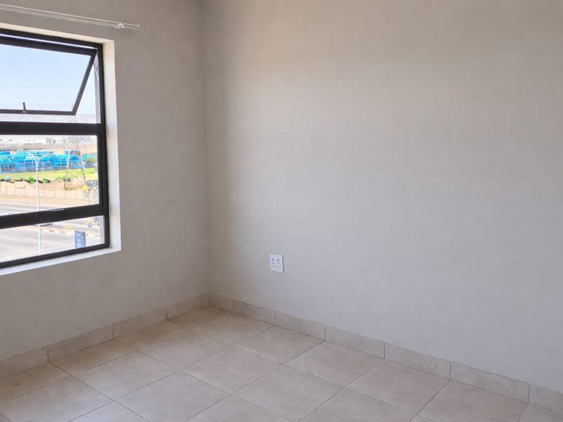 2 Bedroom Apartment For Sale in Oak Glen, Bellville - Photo 8
