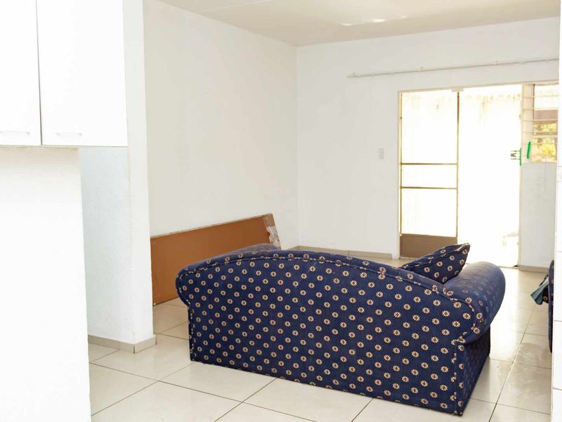 Ground floor Unit - Photo 8