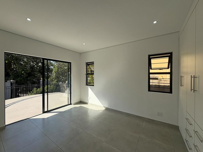 NEWLY RENOVATED AND STYLISH HOME FOR RENT IN MONDEOR - Photo 3