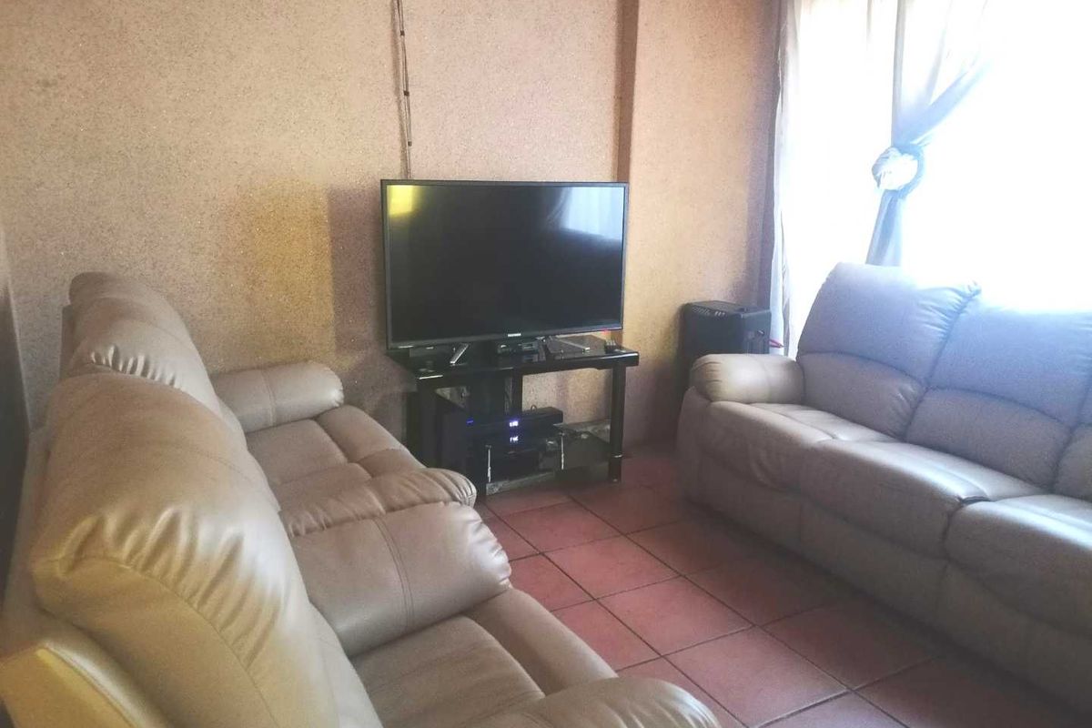 4 Bedrooms house for sale in Botleng - Photo 5