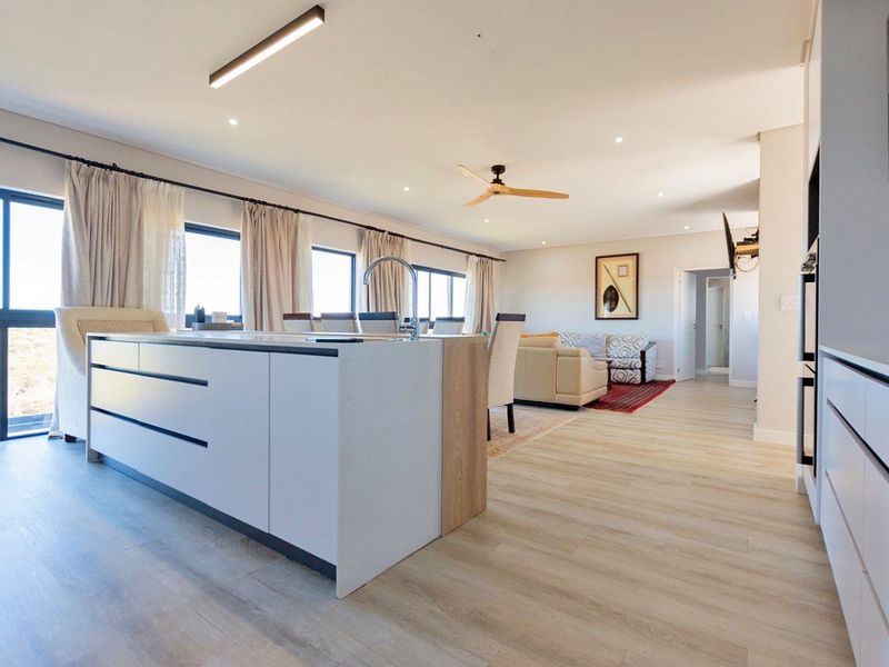 4 Bedroom House in Langebaan Country Estate - Photo 9