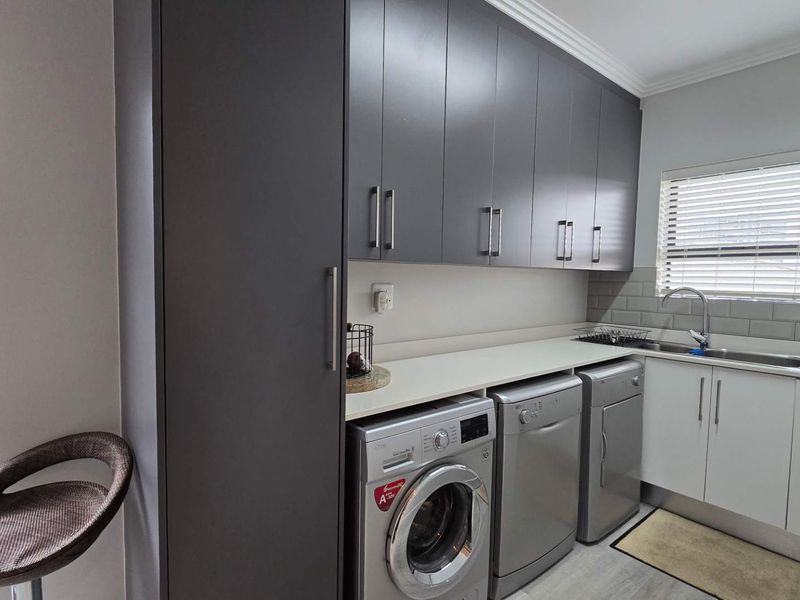 RETIREMENT VILLAGE FOR OVER 50'S - Photo 10