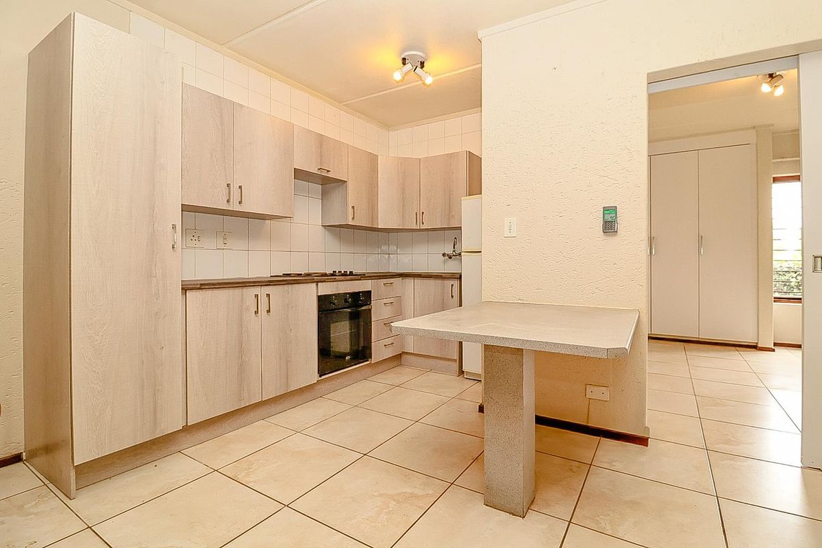 Lock Up and Go Garden Apartment! - Photo 2