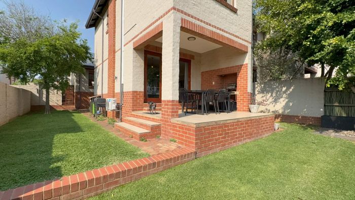 Property #2561755, Townhouse For Sale in Candlewoods Country Estate
