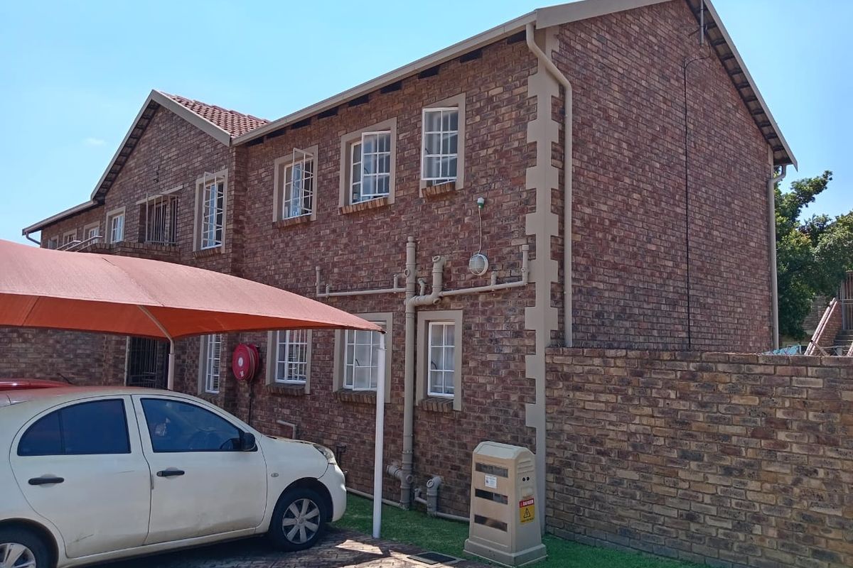 Spacious 2-Bedroom Apartment for Rent - Photo 2