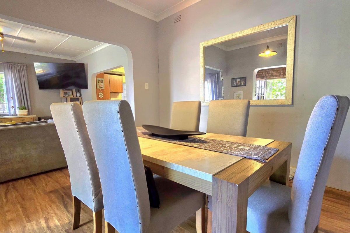 2 Bedroom House for sale in Florentia - Photo 4